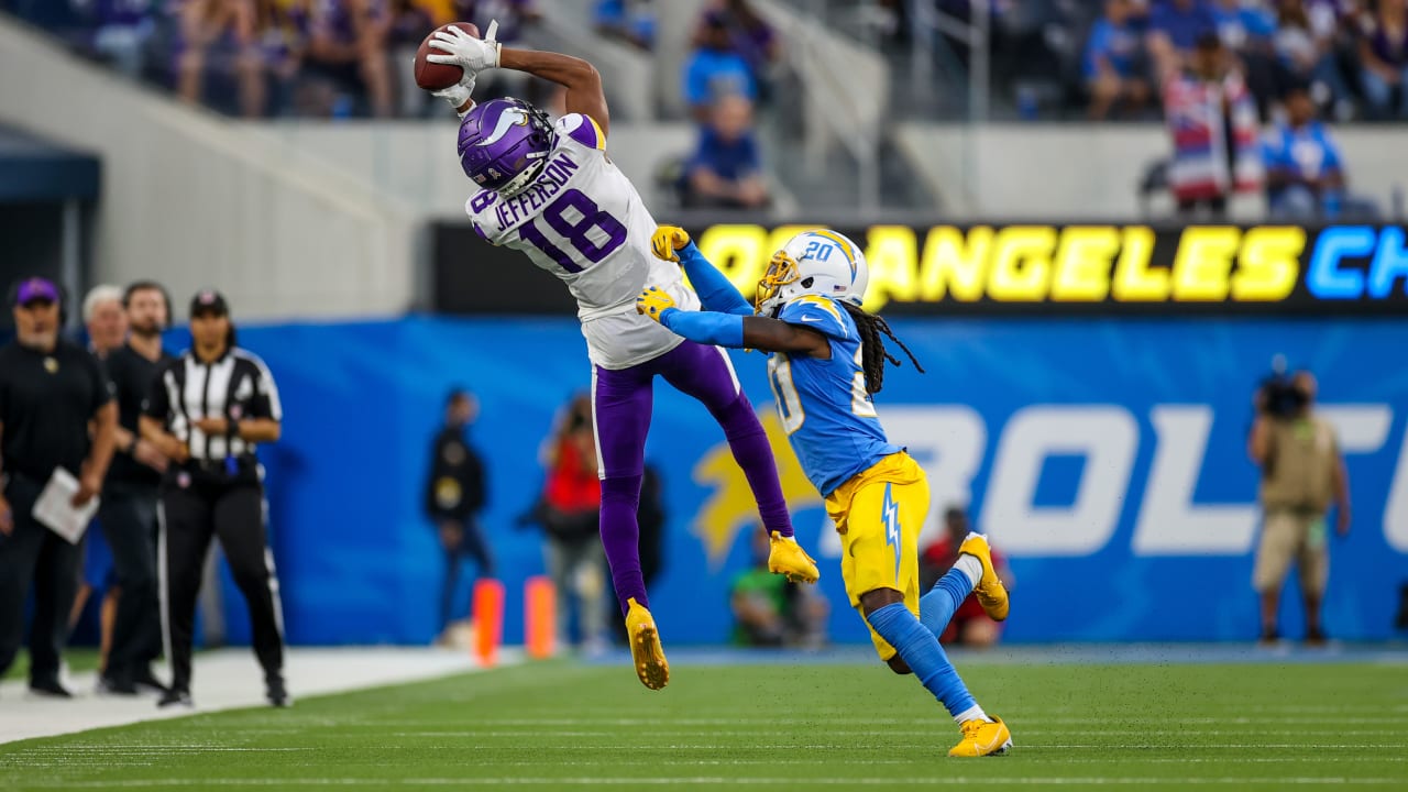 Justin Jefferson's Week 10 catch was so amazing the Pro Football Hall of  Fame wants a piece of it