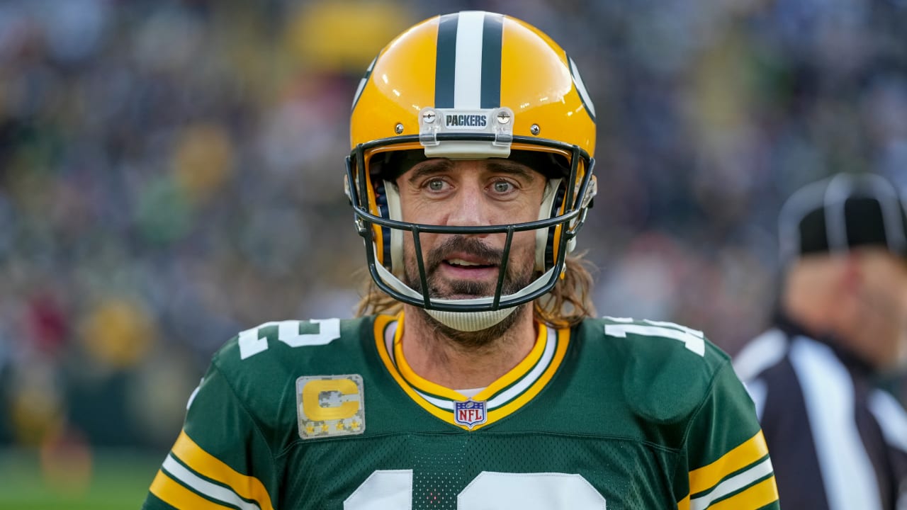 Aaron Rodgers 'a little misty' upon his Packers return