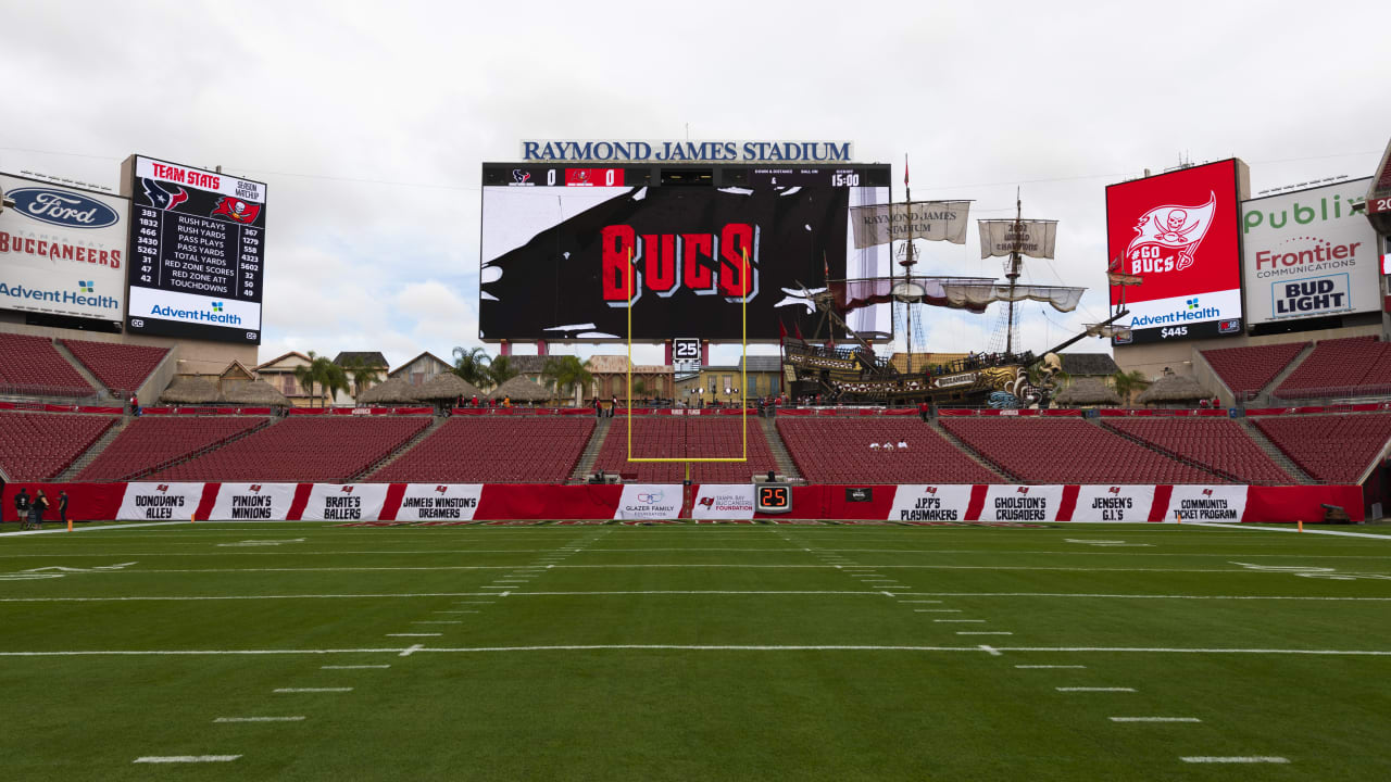 NFL Football Stadiums - Tampa Bay Buccaneers Stadium - Raymond