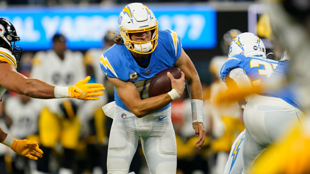 Los Angeles Chargers Quarterback Justin Herbert Escapes To The Edge For ...