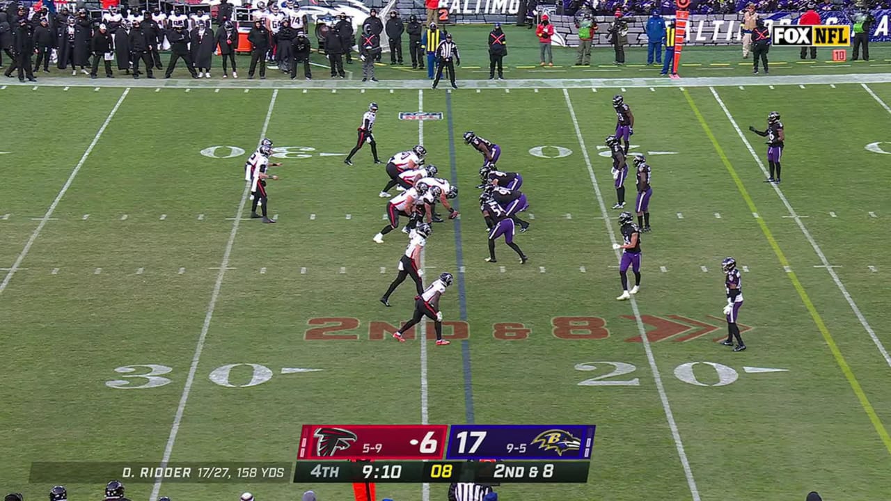 Atlanta Falcons wide receiver Drake London raises the roof for 20yard