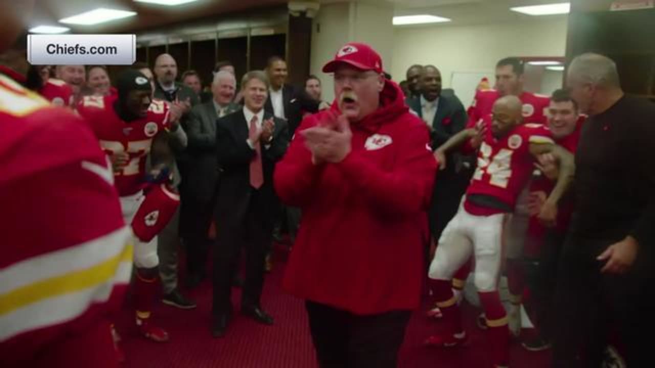 Mike Zimmer shouts out the Vikings offense in postgame speech