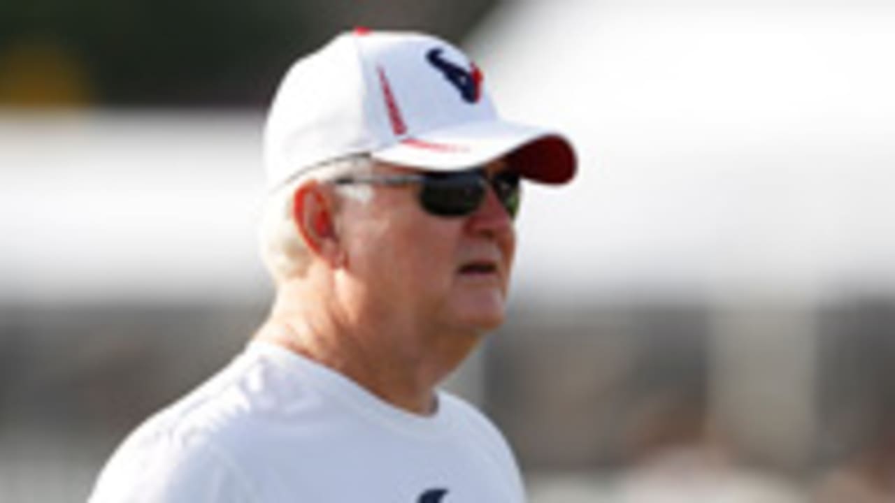 wade-phillips-121011-spot.jpg