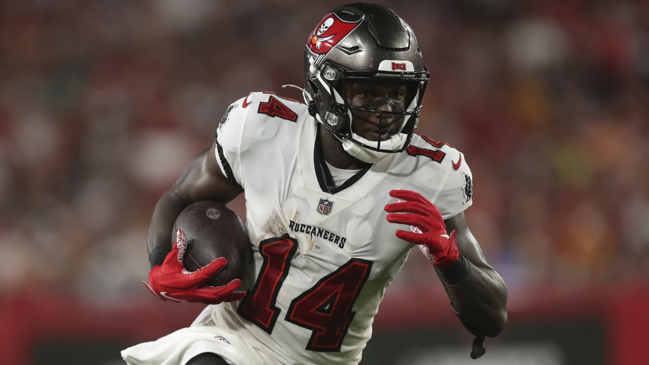 Bucs WR Chris Godwin Reacts To Jersey Number Change - The Spun