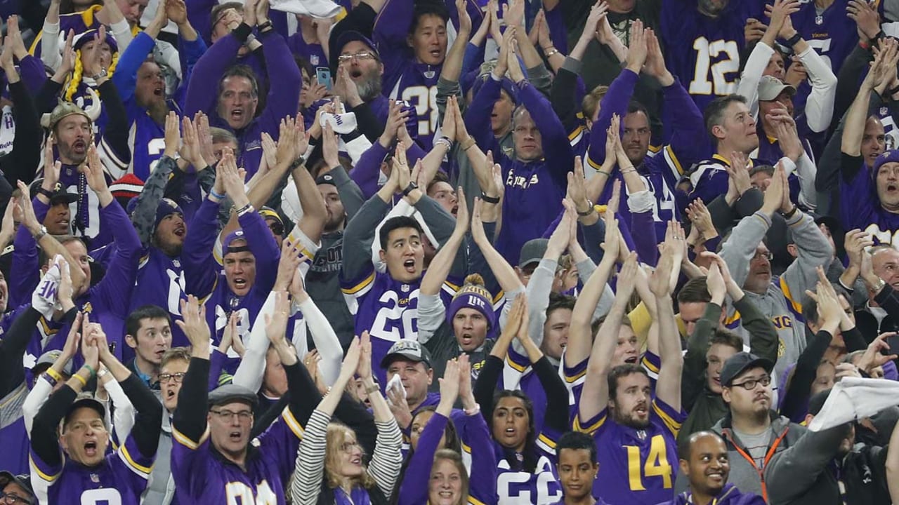Vikings fans take over 'Rocky' steps with 'Skol' chant