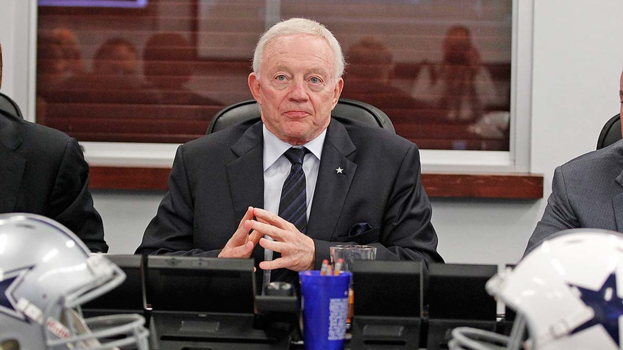 Jerry-Jones-160425-SL.jpg