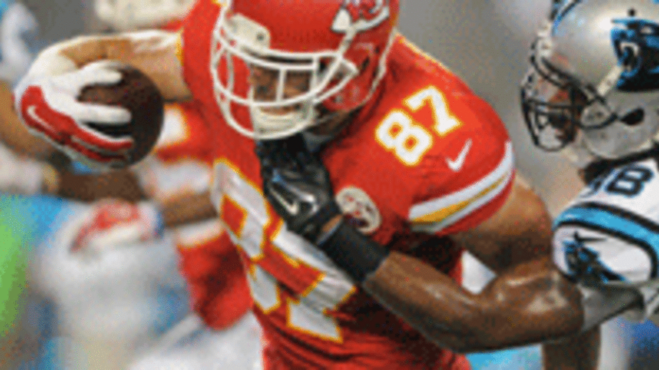 travis-kelce-spot_140818.jpg