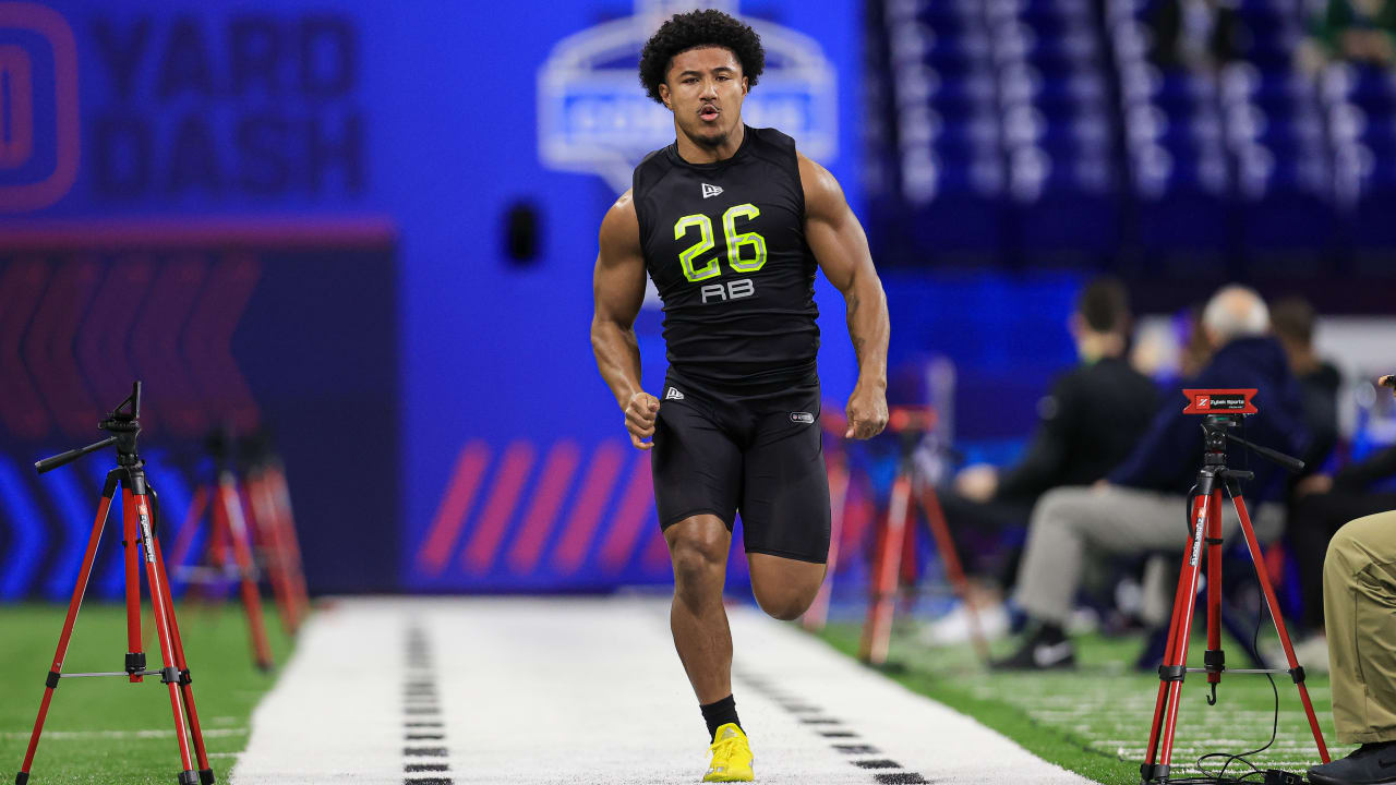 Running back Ronnie Rivers runs official 4.60-second 40-yard dash at 2022  combine