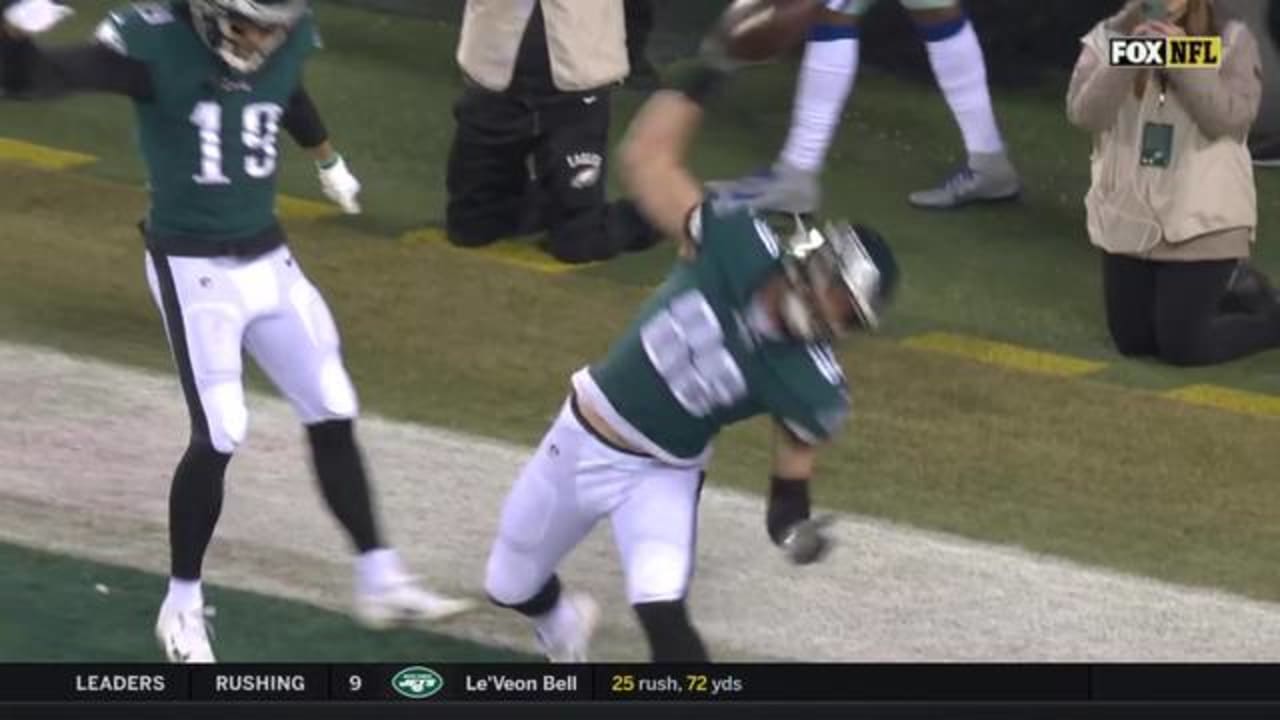 Dallas vs. Dallas! Goedert beats Cowboys for impressive early TD grab