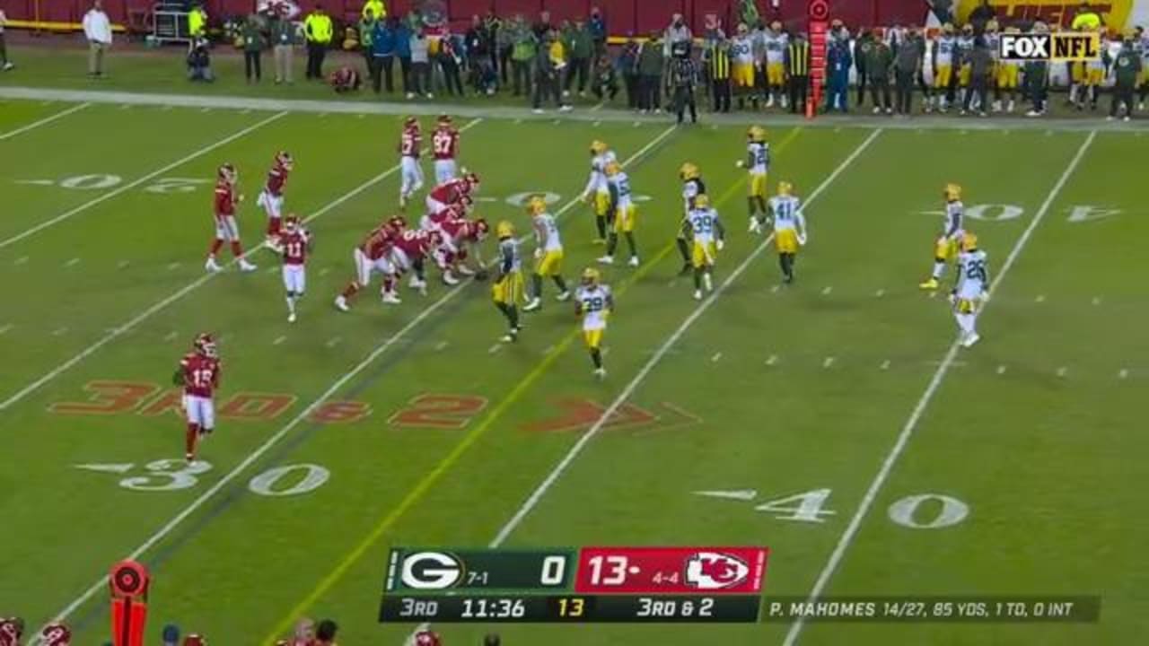 Kansas City Chiefs tight end Travis Kelce drops pass that would've