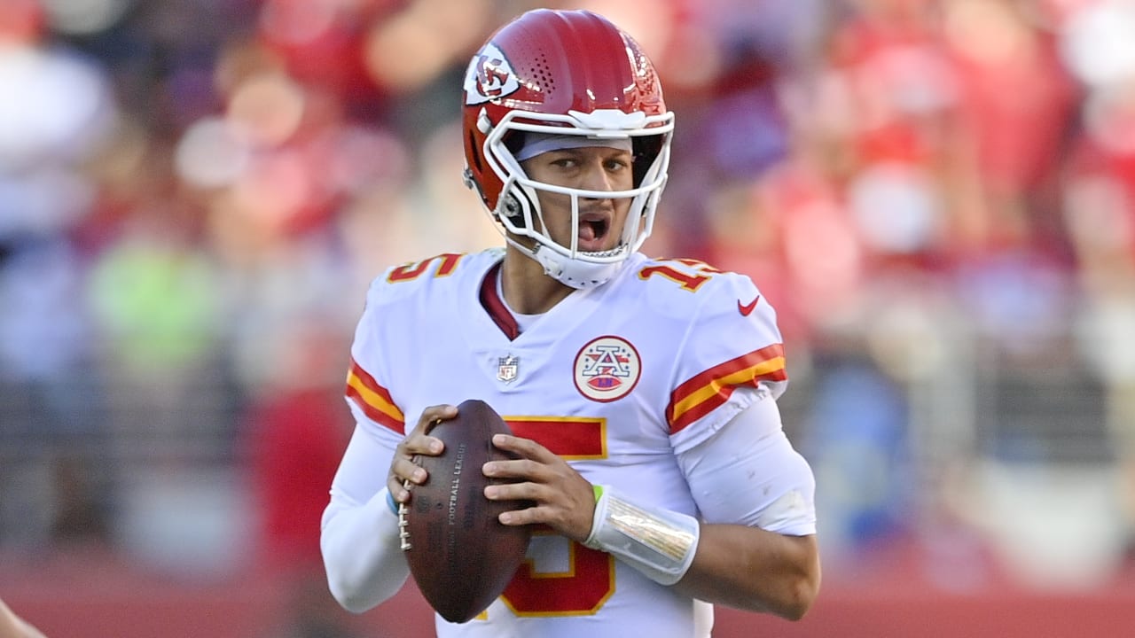 Kansas City Chiefs wide receiver Justin Watson high-points a 19-yard pass  from Chiefs quarterback Patrick Mahomes on third down