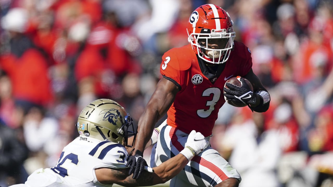 Look: First images of fourth-round RB Zamir White in full Raiders uniform