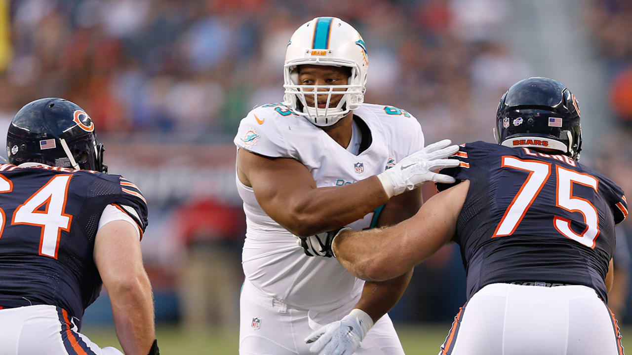 ndamukong-suh-150821-spot.jpg