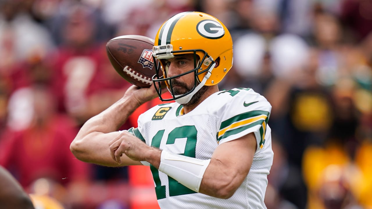 Seattle, WA, USA. 15th Nov, 2018. Green Bay Packers quarterback Aaron  Rodgers (12) in the pocket in his color rush uniform during a game between  the Green Bay Packers and Seattle Seahawks