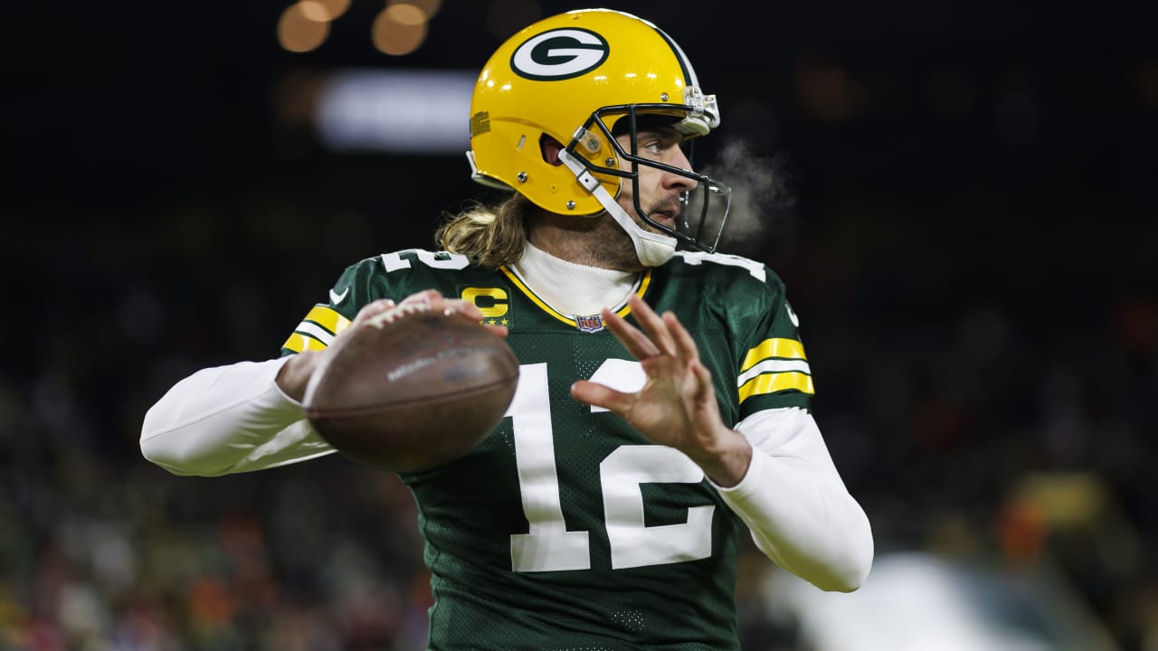 Aaron Rodgers is back on a three-year contract