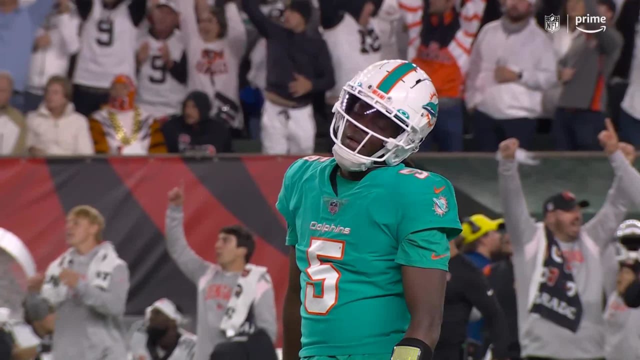 Teddy Bridgewater Applauded by Fans for Valiant Effort in Dolphins' Loss to  Bengals, News, Scores, Highlights, Stats, and Rumors