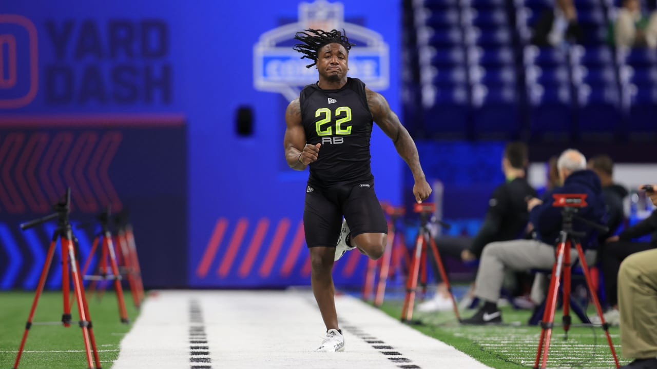 Running back Sincere McCormick runs official 4.60-second 40-yard dash at  the 2022 combine