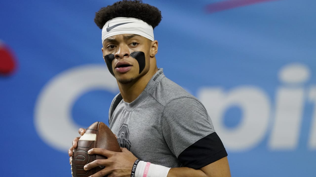 NFL Draft: No, Justin Fields is not a 'one read' quarterback