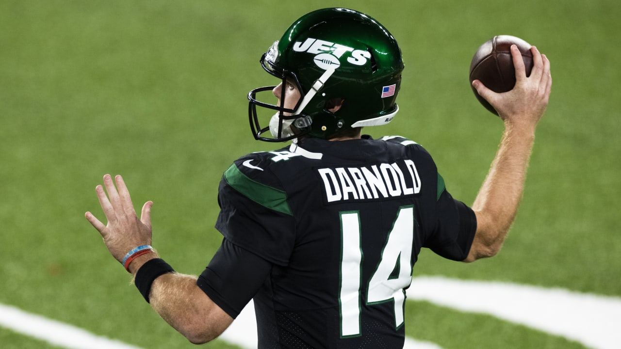 Sam Darnold looks beaten down as Trevor Lawrence looms for Jets