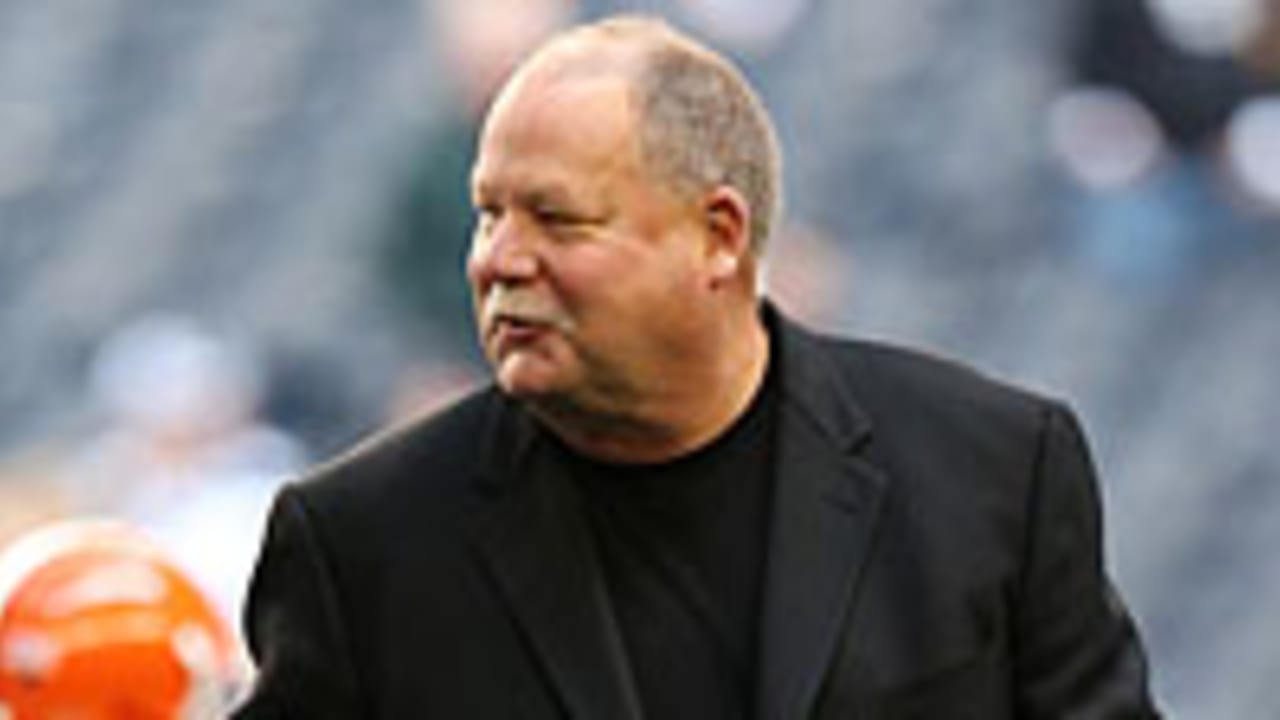 Mike Holmgren, Oakland Raiders in talks about possible position