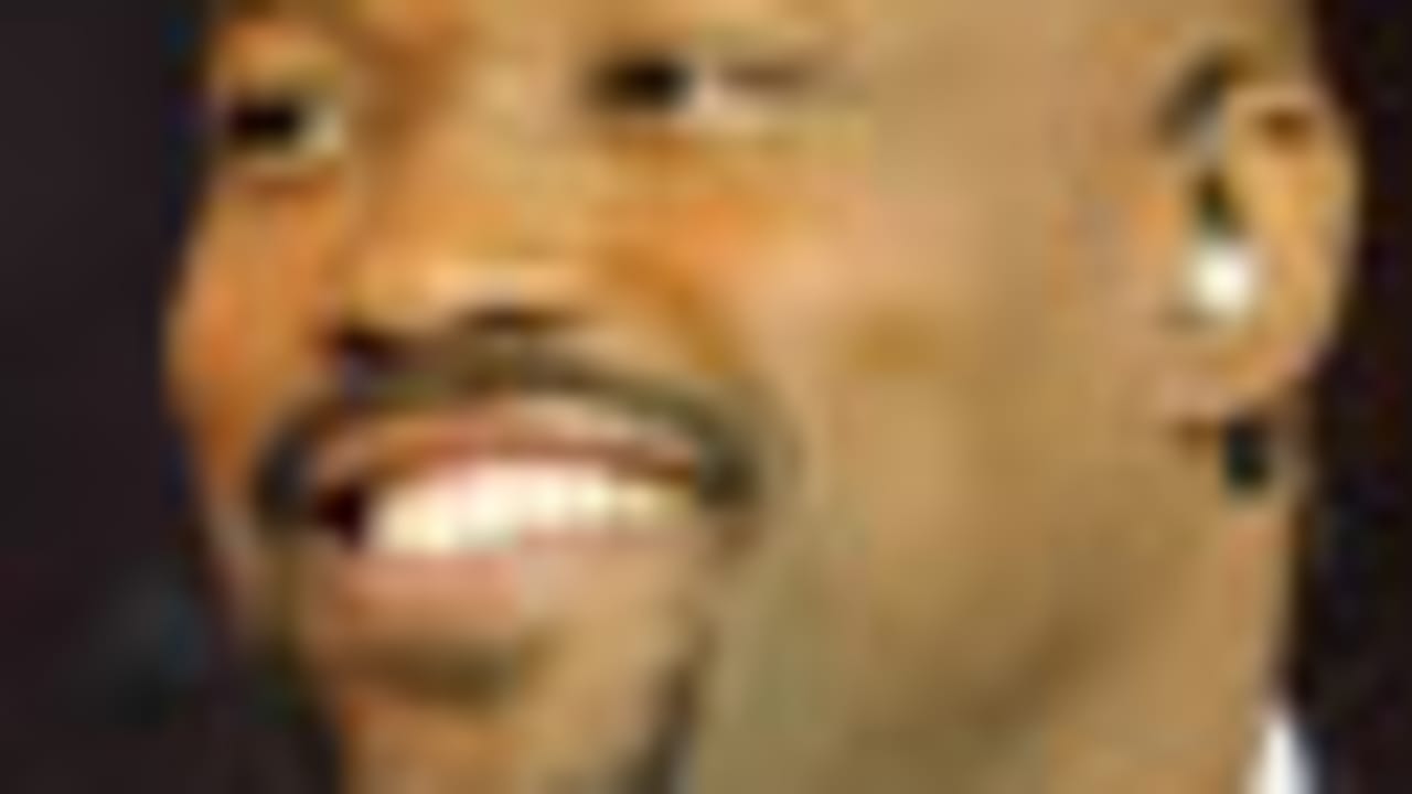 Warren-Sapp-121130-IL.jpg