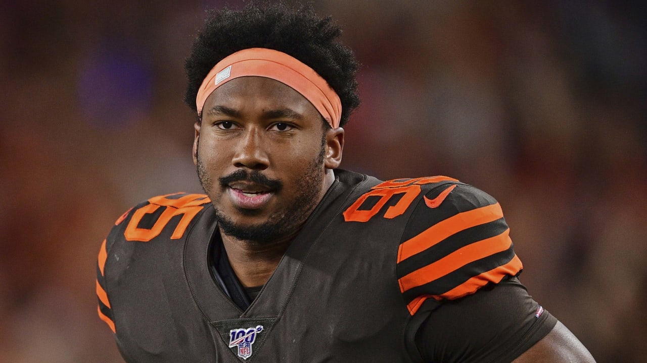 Browns' Myles Garrett suspended indefinitely; Steelers' Maurkice