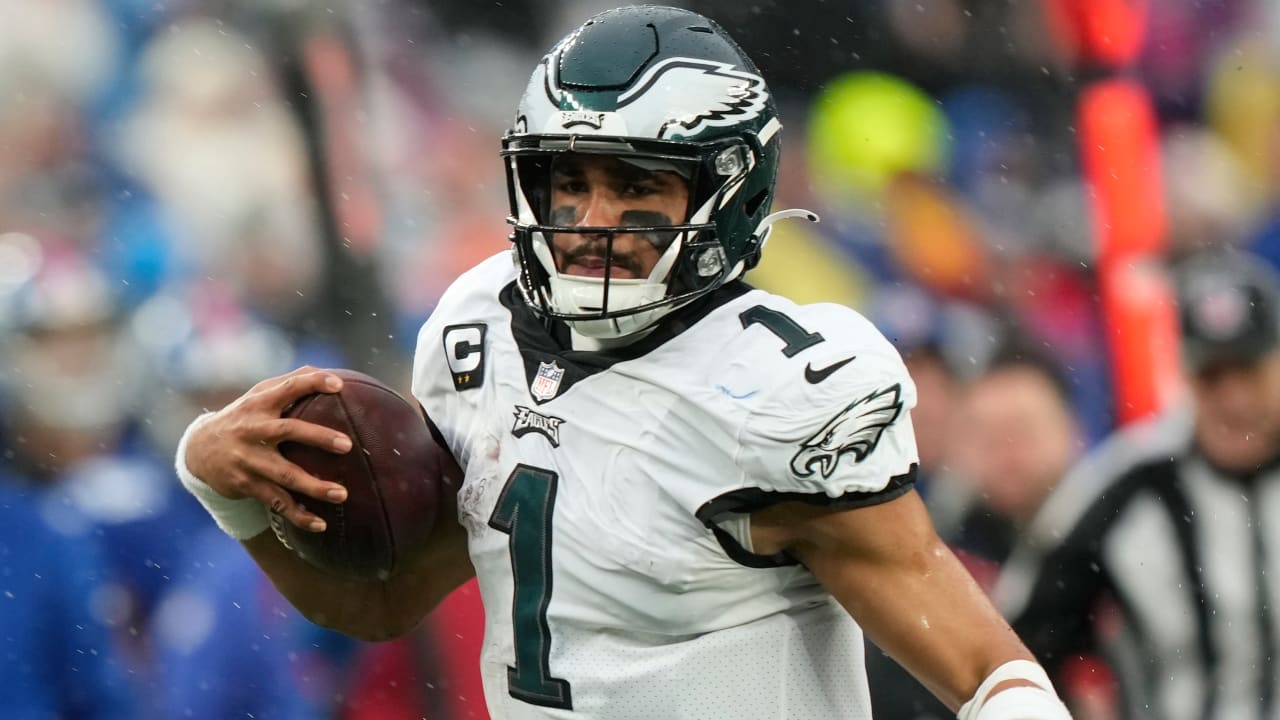 AP source: Eagles QB Hurts suffers sprained right shoulder - WHYY