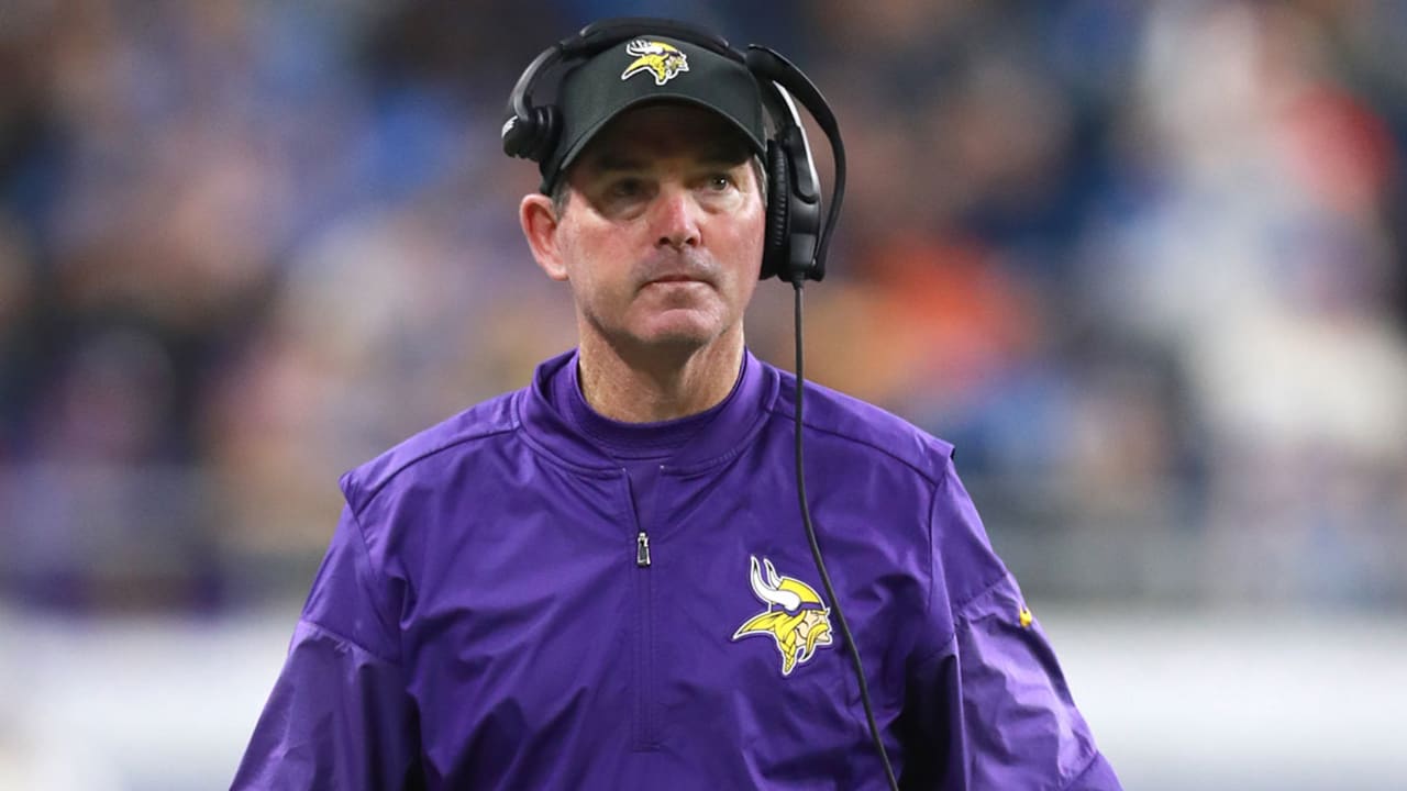 Mike Zimmer won't coach the Vikings against Dallas after emergency eye  surgery - Los Angeles Times