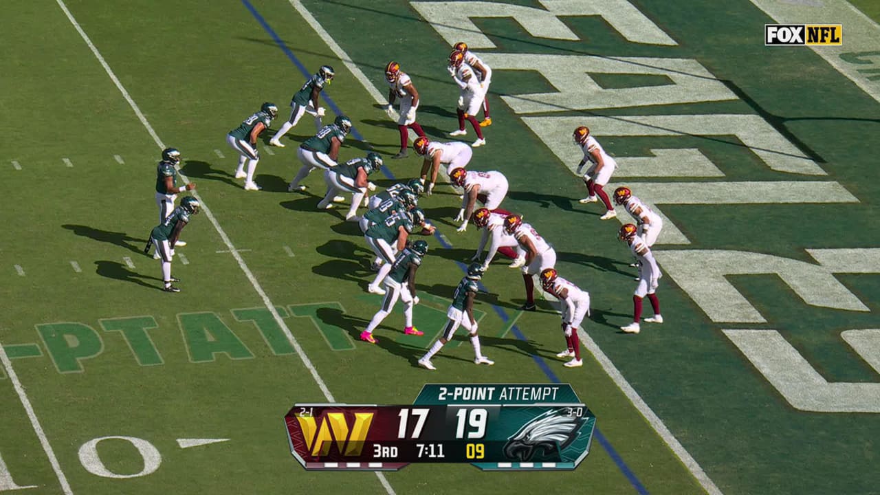 Highlight: Kenneth Gainwell's two-point conversion gives Eagles a 21-17 lead