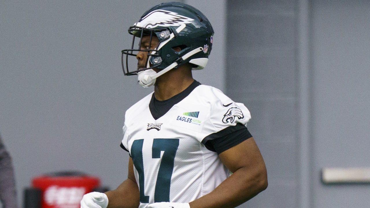 Philadelphia Eagles linebacker Nakobe Dean (17) in action during