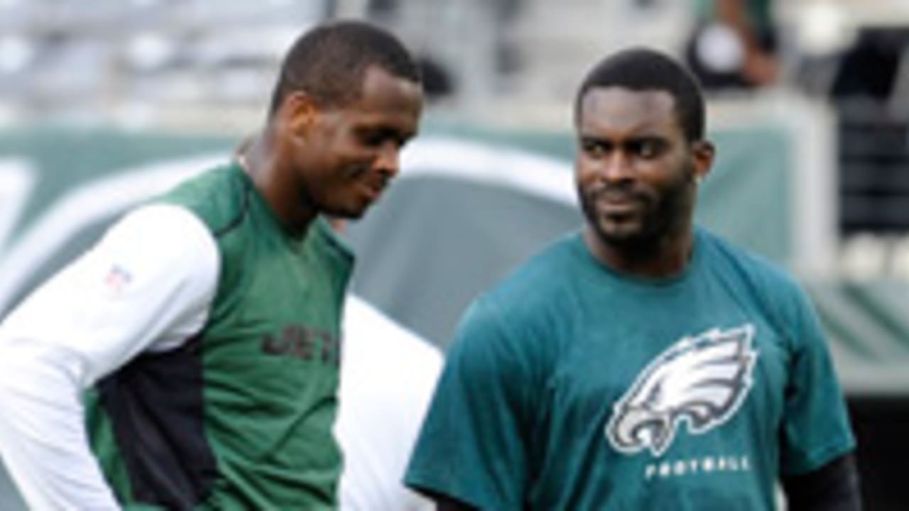 geno-smith-michael-vick-140522-spot.jpg