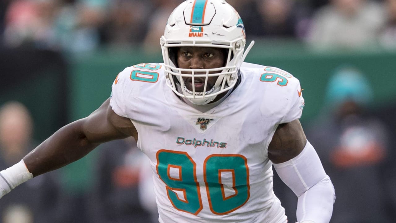 Dolphins trade defensive end Charles Harris to Falcons