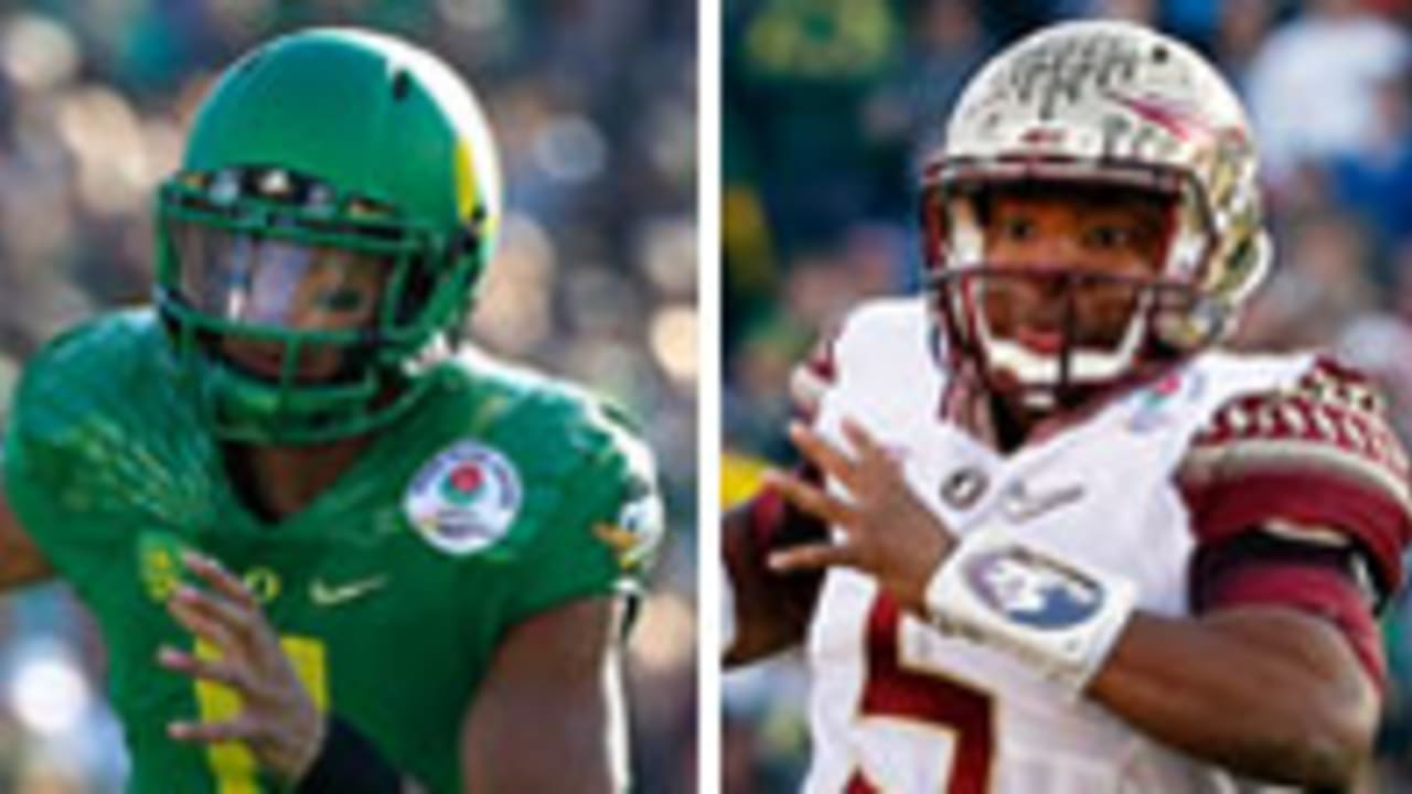 Marcus Mariota flashes another Heisman pose