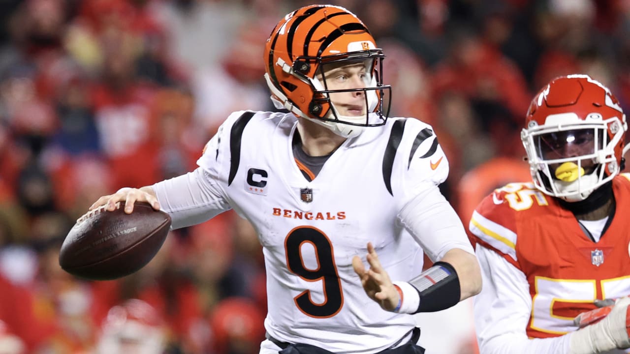 Quarterback Joe Burrow's 15-yard touchdown toss to tight end Hayden Hurst  boosts Cincinnati Bengals' lead to 13-0 in first quarter