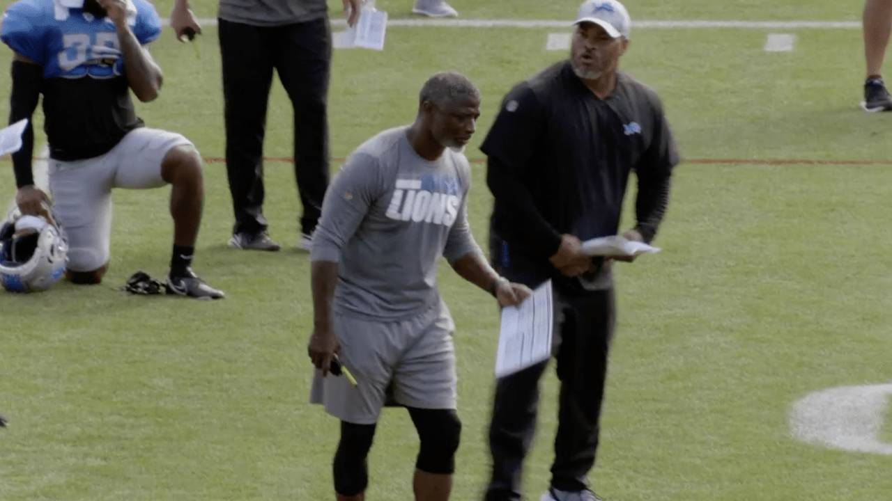 ‘Hard Knocks’: Duce Staley and Aaron Glenn get into it at practice