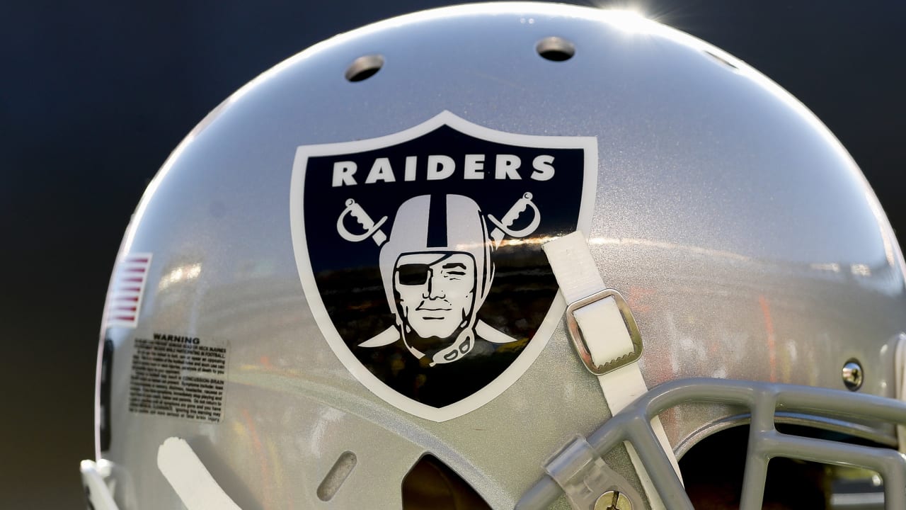 raiders-helmet-092417