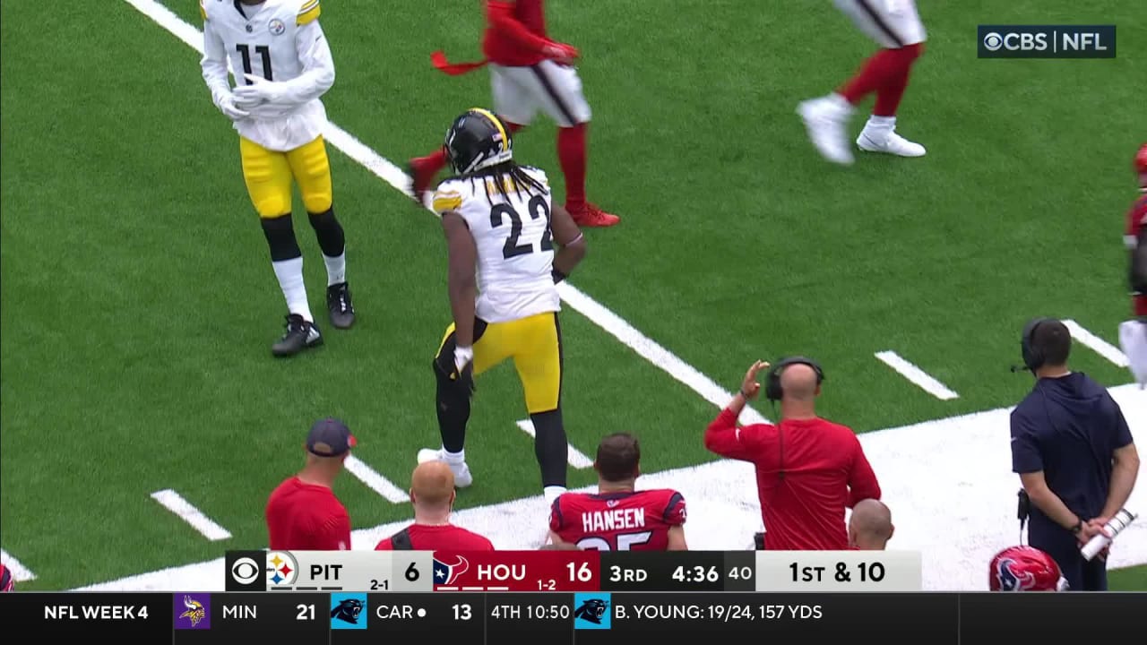 Pittsburgh Steelers running back Najee Harris explodes up the middle for  23-yard run with mini hurdle