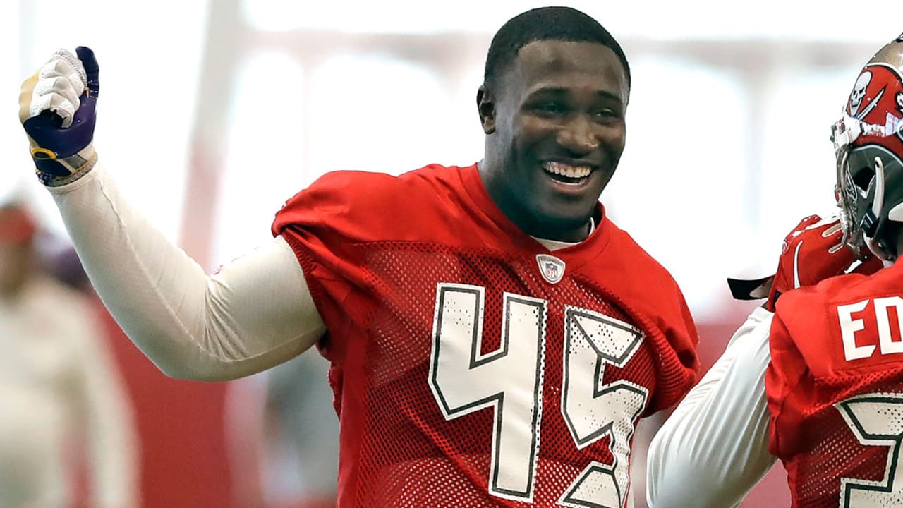 Bucs News: Tampa Bay LB Devin White says contract dispute in the past'