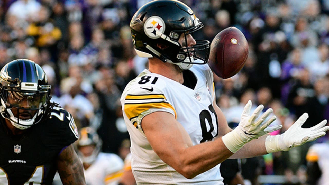 Jesse James hauls in bobbling catch for 51 yards