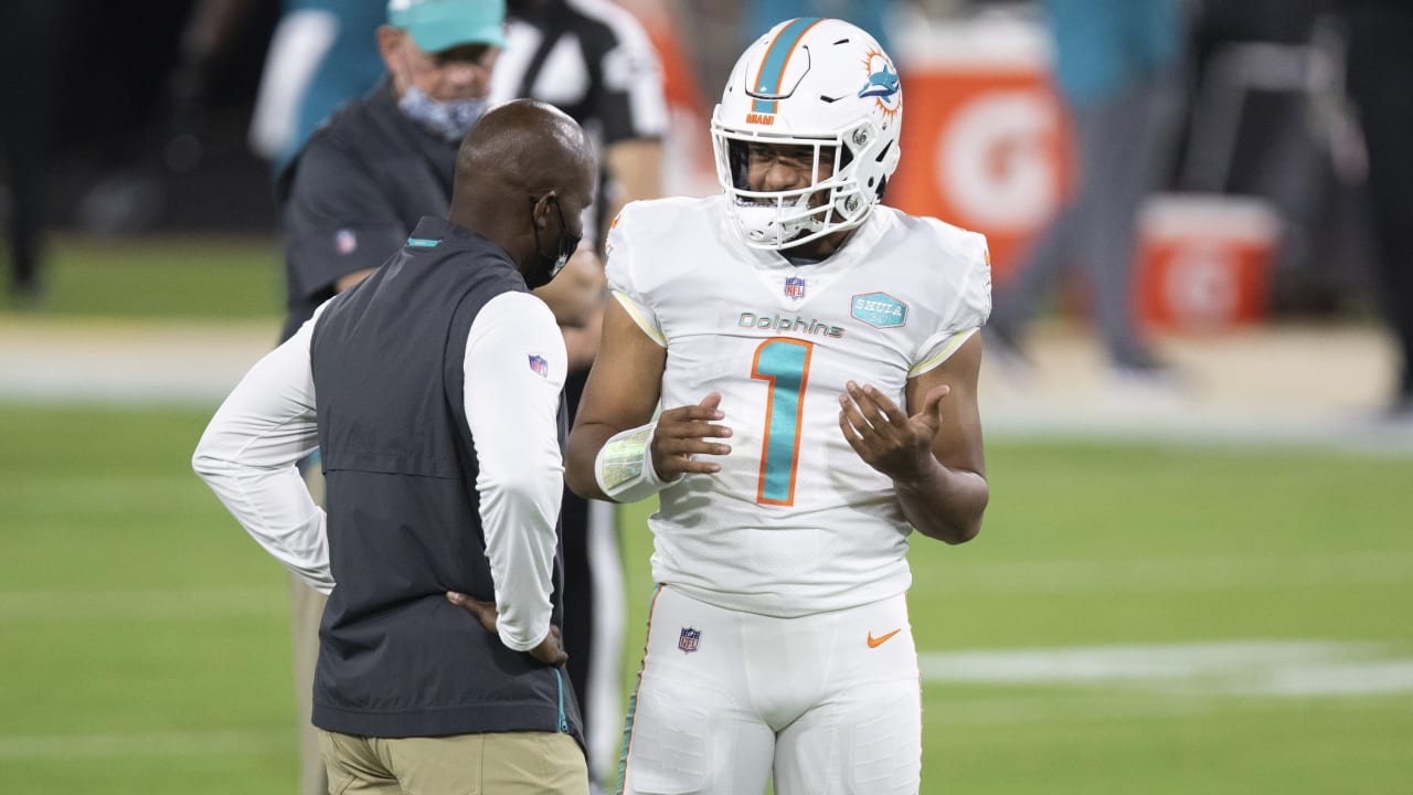 Brian Flores: Starting Tua Tagovailoa at QB 'the best thing for' the  Dolphins