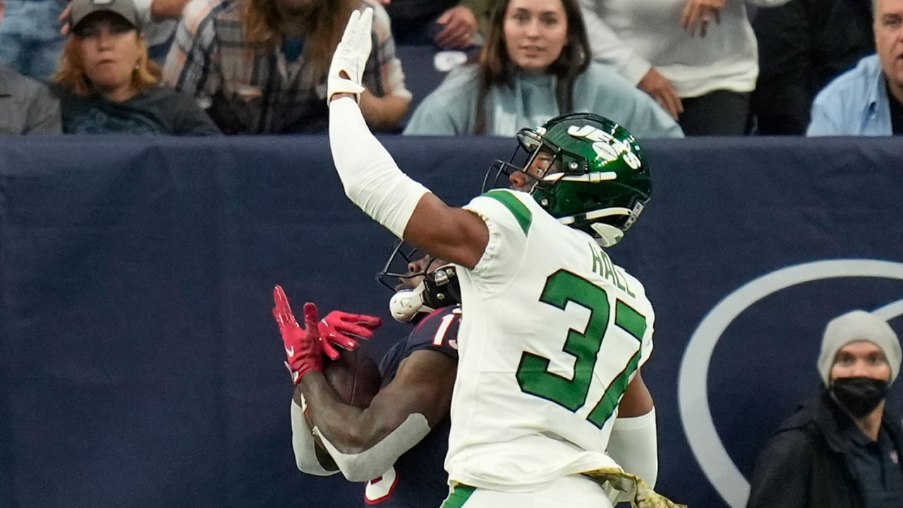 Can'tMiss Play Most accurate deep ball of '21? Houston Texans quarterback Tyrod Taylor might