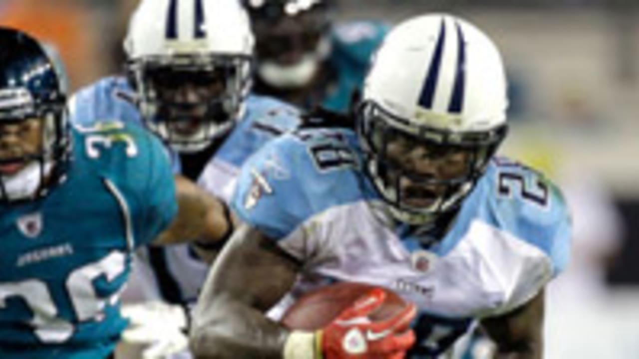 27 September 2009: Tennessee Titans #28 Chris Johnson gets caught