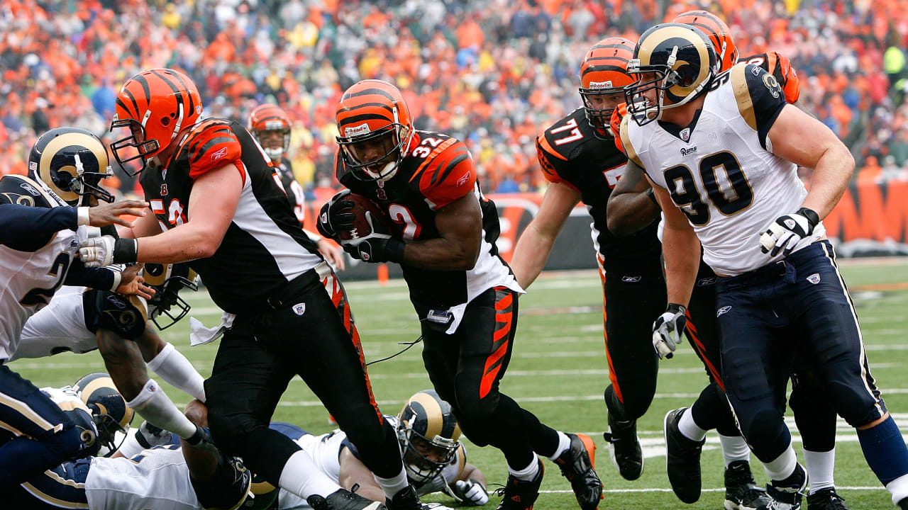 Rudi Johnson of the Cincinnati Bengals runs with the ball during the  News Photo - Getty Images