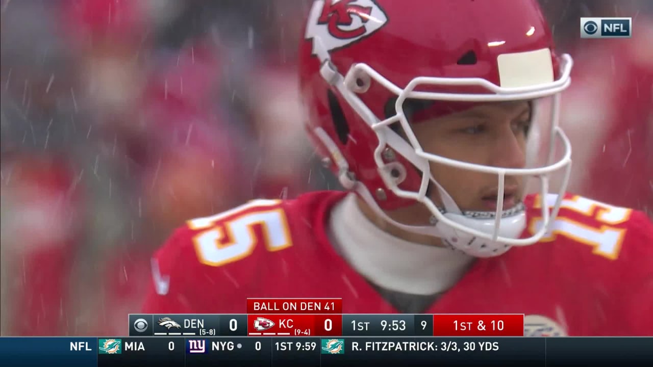 Dashing through the snow! Mahomes hits Tyreek Hill for 41-yard TD strike