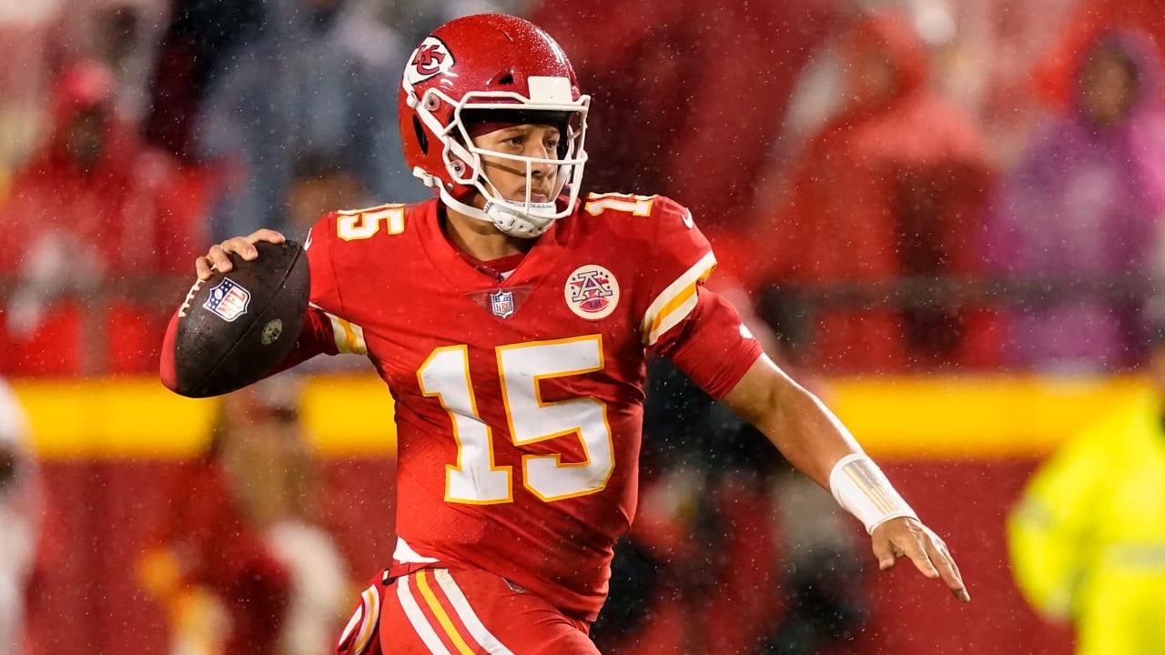 Patrick Mahomes admits Chiefs have struggled to play complete