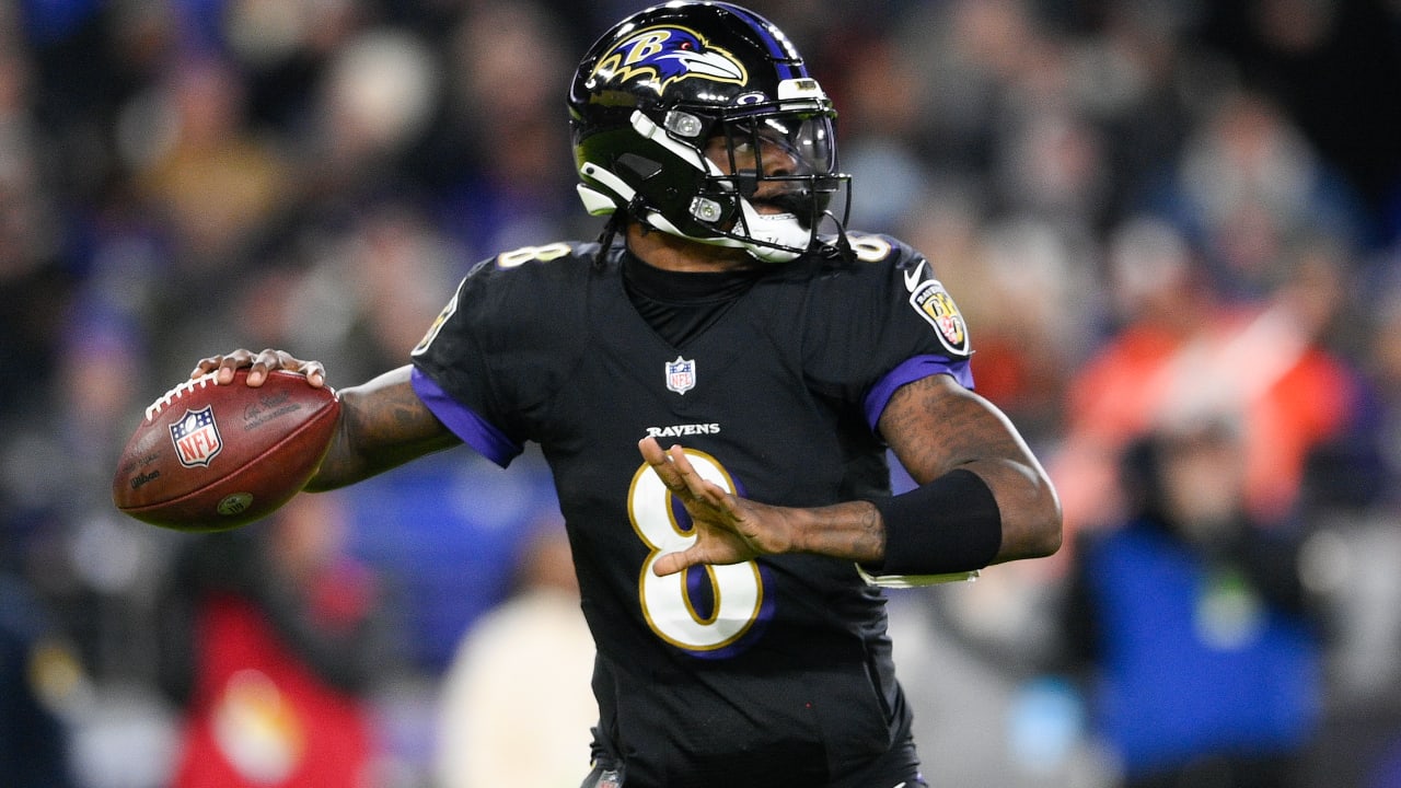 : Lamar Jackson (Baltimore Ravens) CHASE Imports Dragon