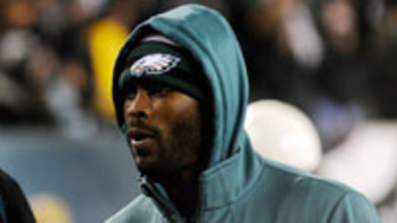 Michael-Vick-121221-Spot.jpg