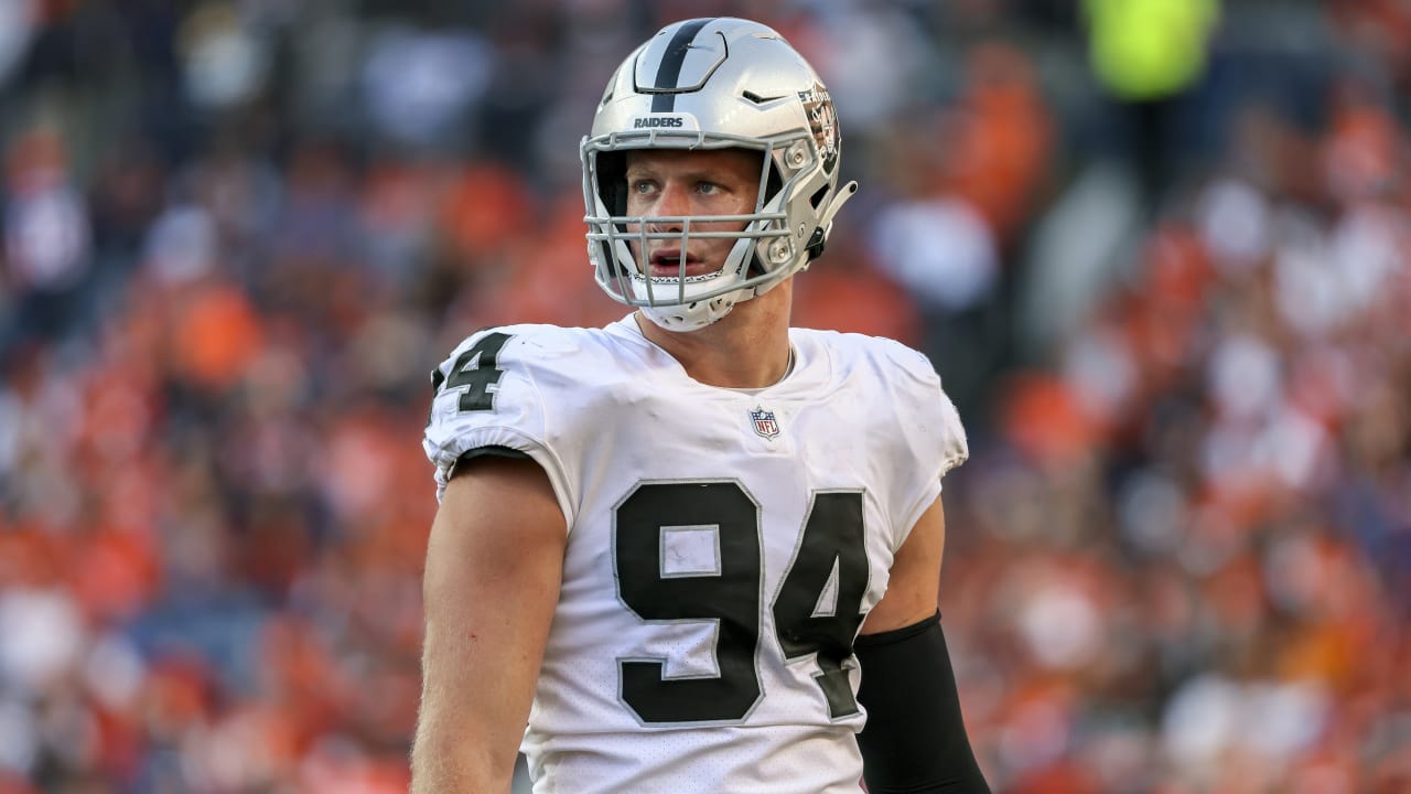 Las Vegas Raiders defensive end Carl Nassib (94) during training