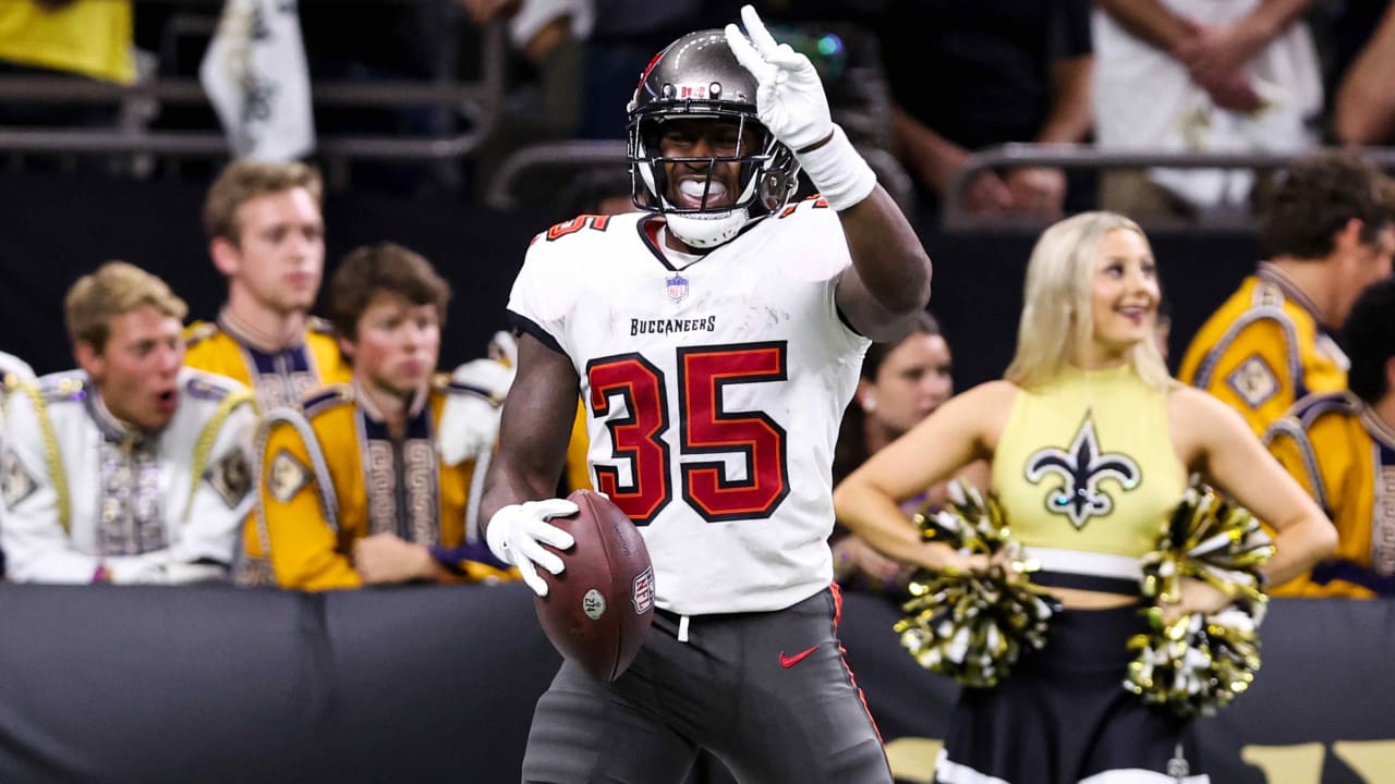 Tampa Bay Buccaneers Cornerback Jamel Dean Dives To Secure His Second ...