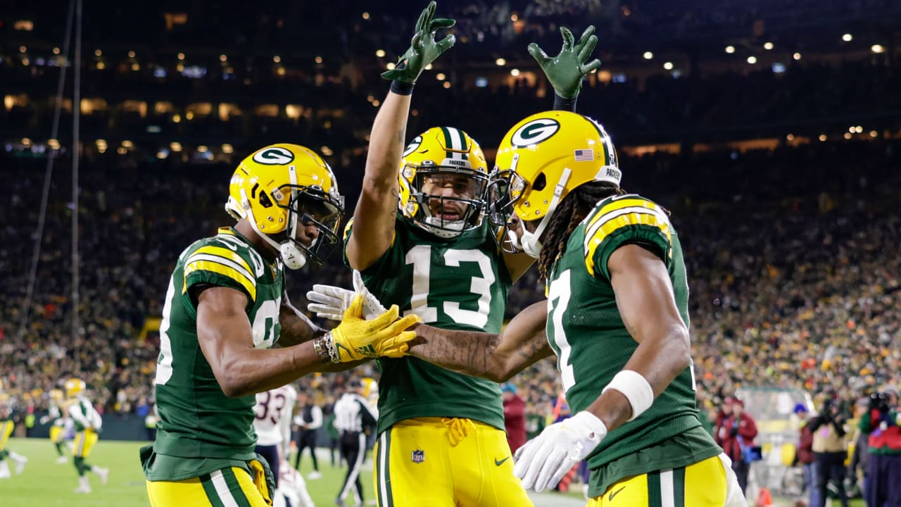 Green Bay Packers Wide Receiver Davante Adams Hauls Packers Quarterback ...